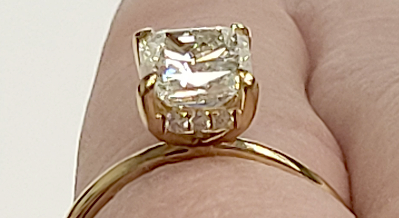 7th Image of a N/A 18K GOLD DIAMOND