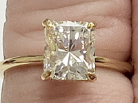 Image 5 of 12 of a N/A 18K GOLD DIAMOND