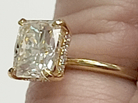 Image 6 of 12 of a N/A 18K GOLD DIAMOND