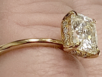 Image 7 of 12 of a N/A 18K GOLD DIAMOND