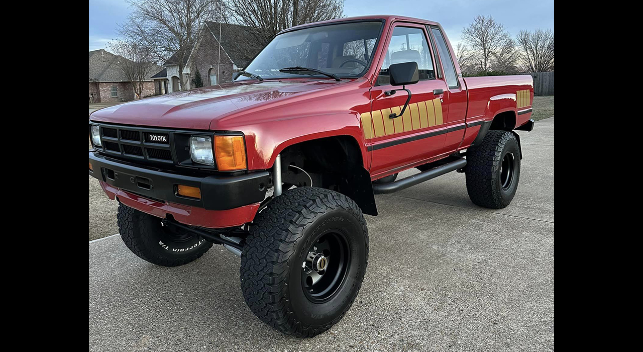 0th Image of a 1985 TOYOTA PICKUP DELUXE
