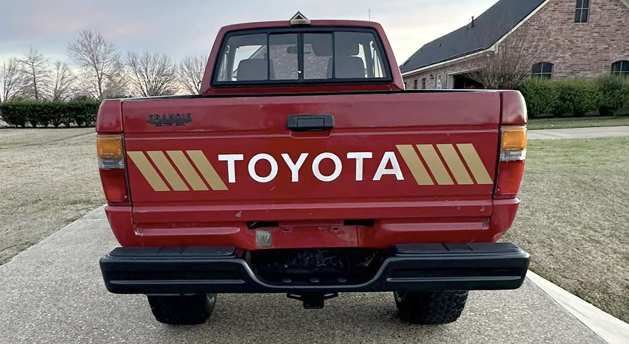 5th Image of a 1985 TOYOTA PICKUP DELUXE