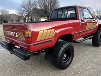 Image 4 of 16 of a 1985 TOYOTA PICKUP DELUXE