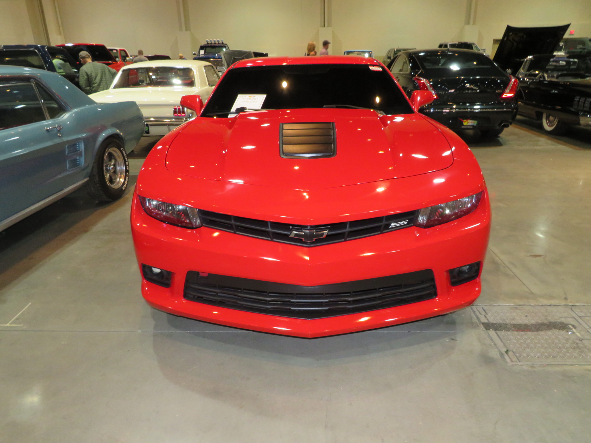 3rd Image of a 2015 CHEVROLET CAMARO SS