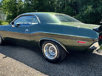 Image 2 of 20 of a 1970 DODGE CHALLENGER