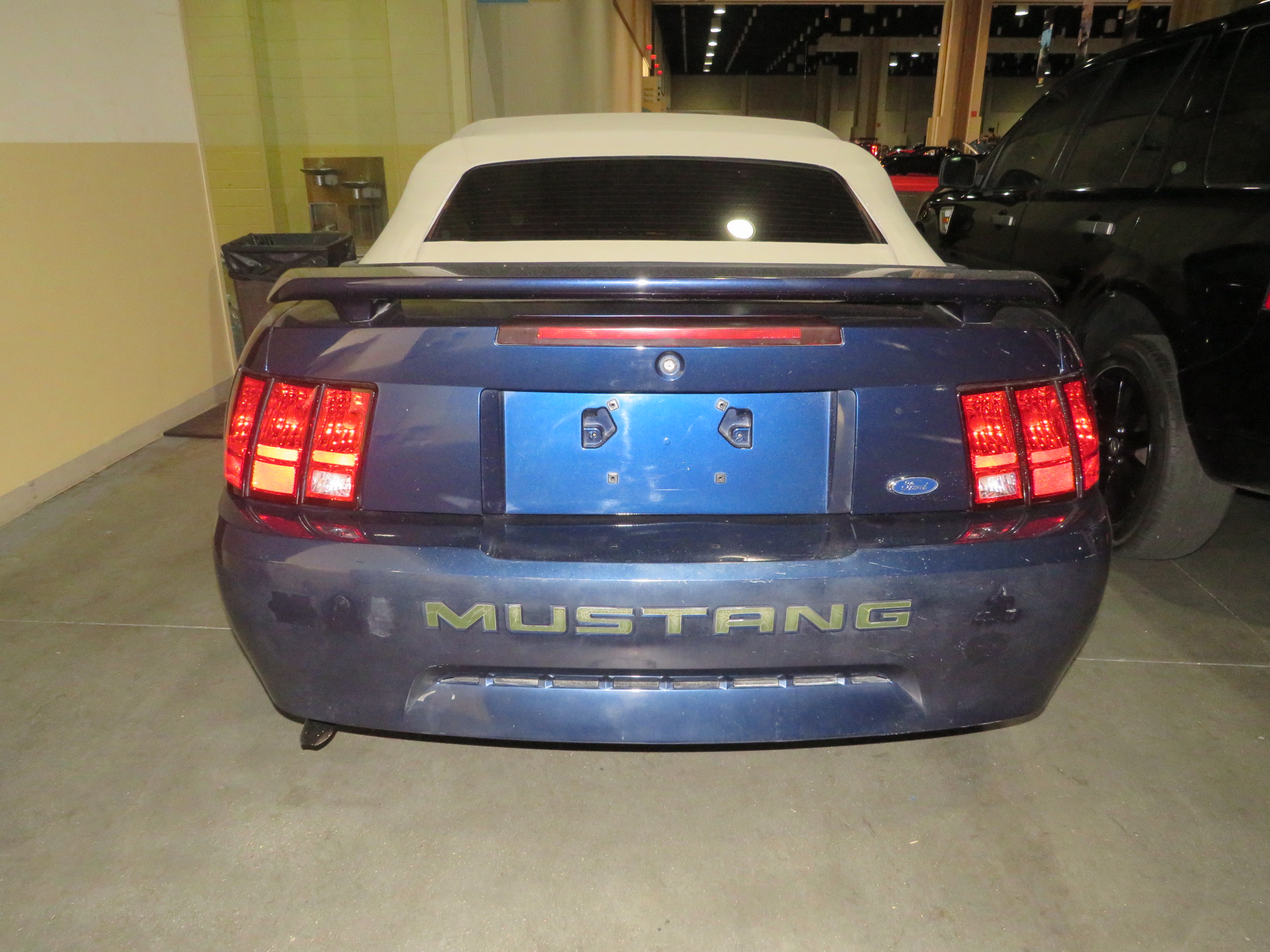 4th Image of a 2003 FORD MUSTANG