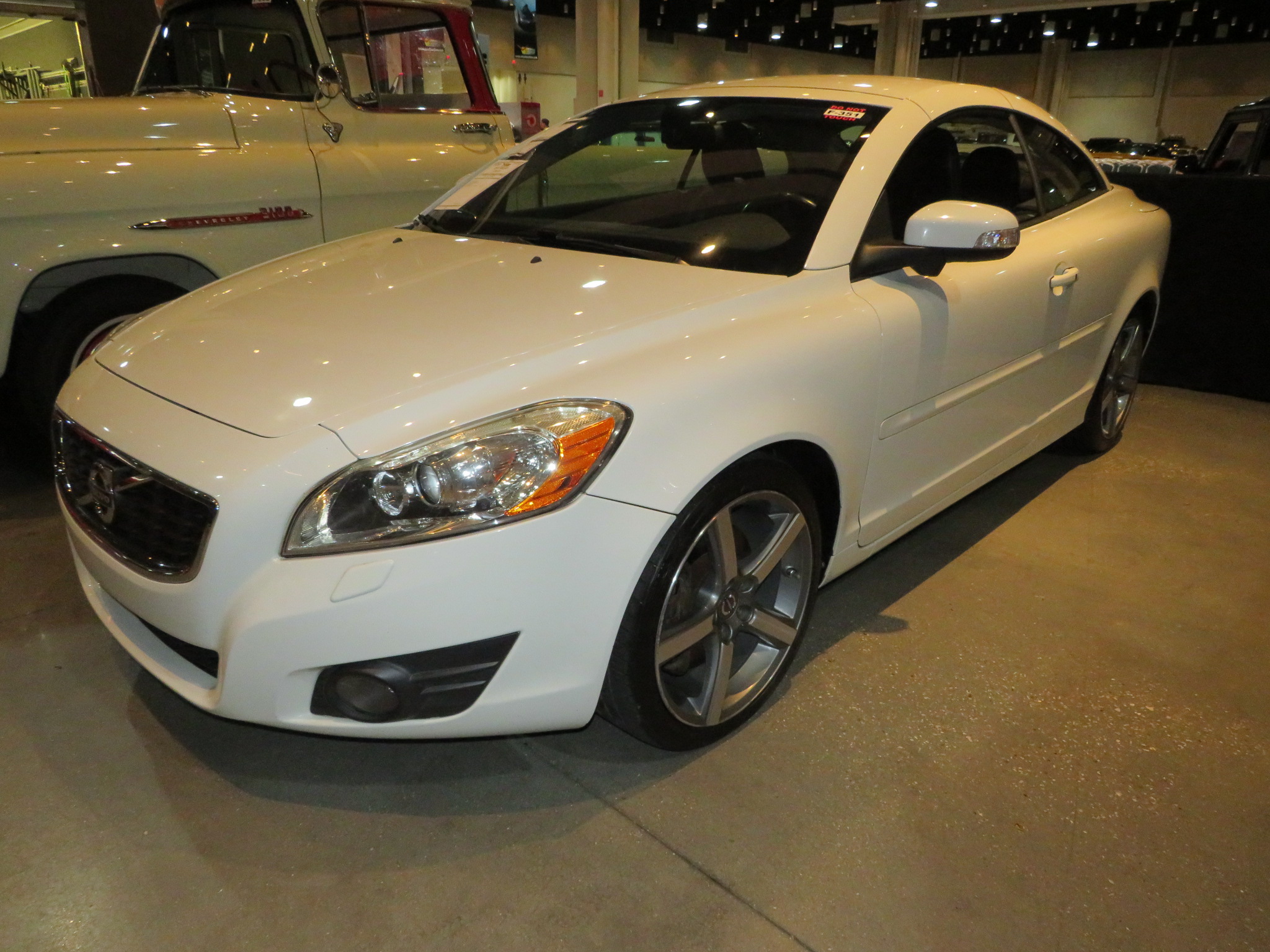 0th Image of a 2011 VOLVO C70 T5
