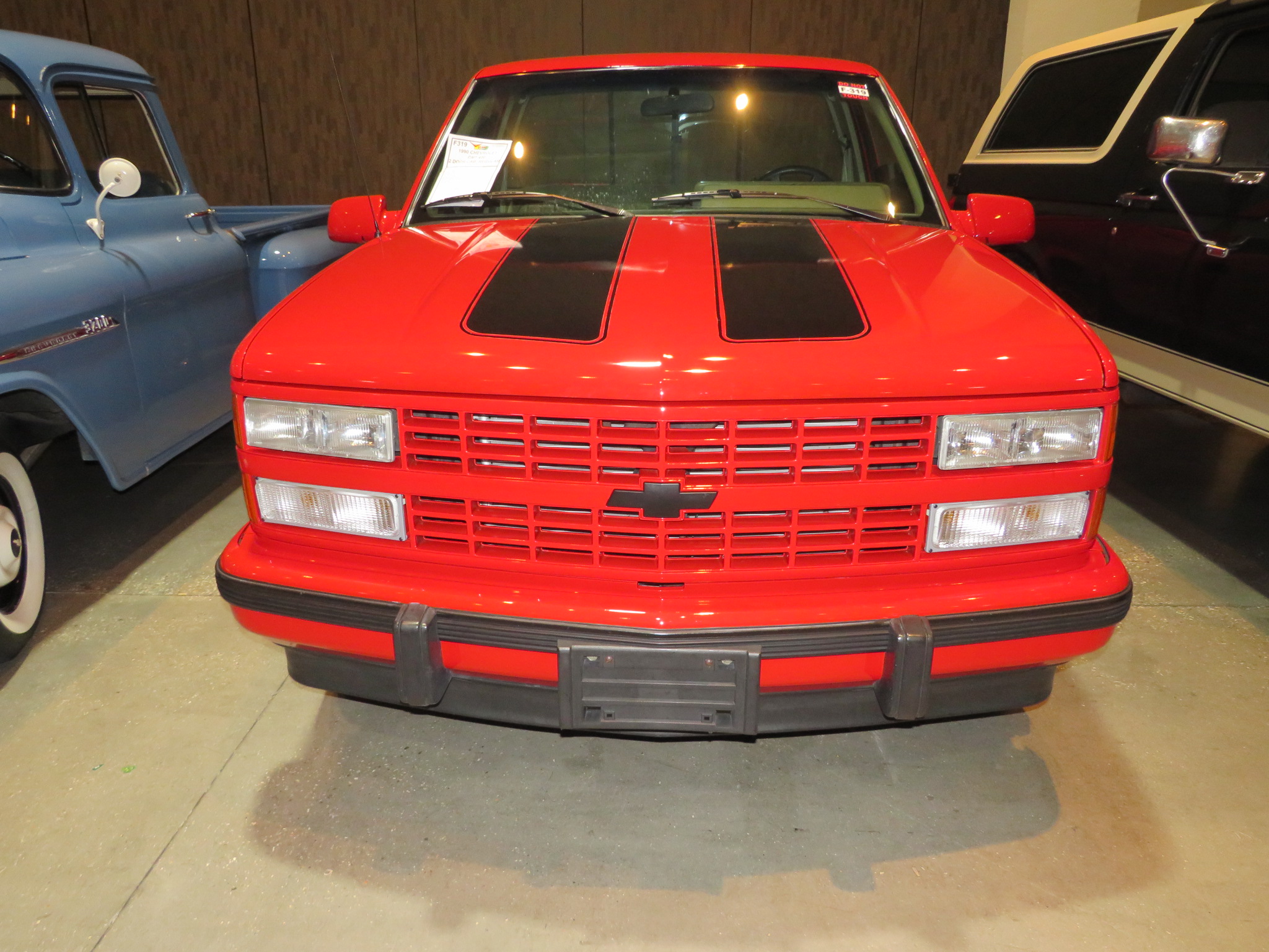 2nd Image of a 1990 CHEVROLET GMT 400