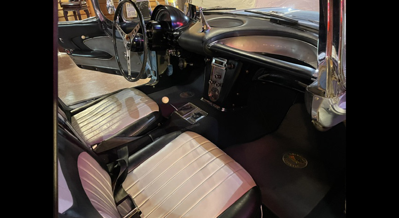 3rd Image of a 1958 CHEVROLET CORVETTE