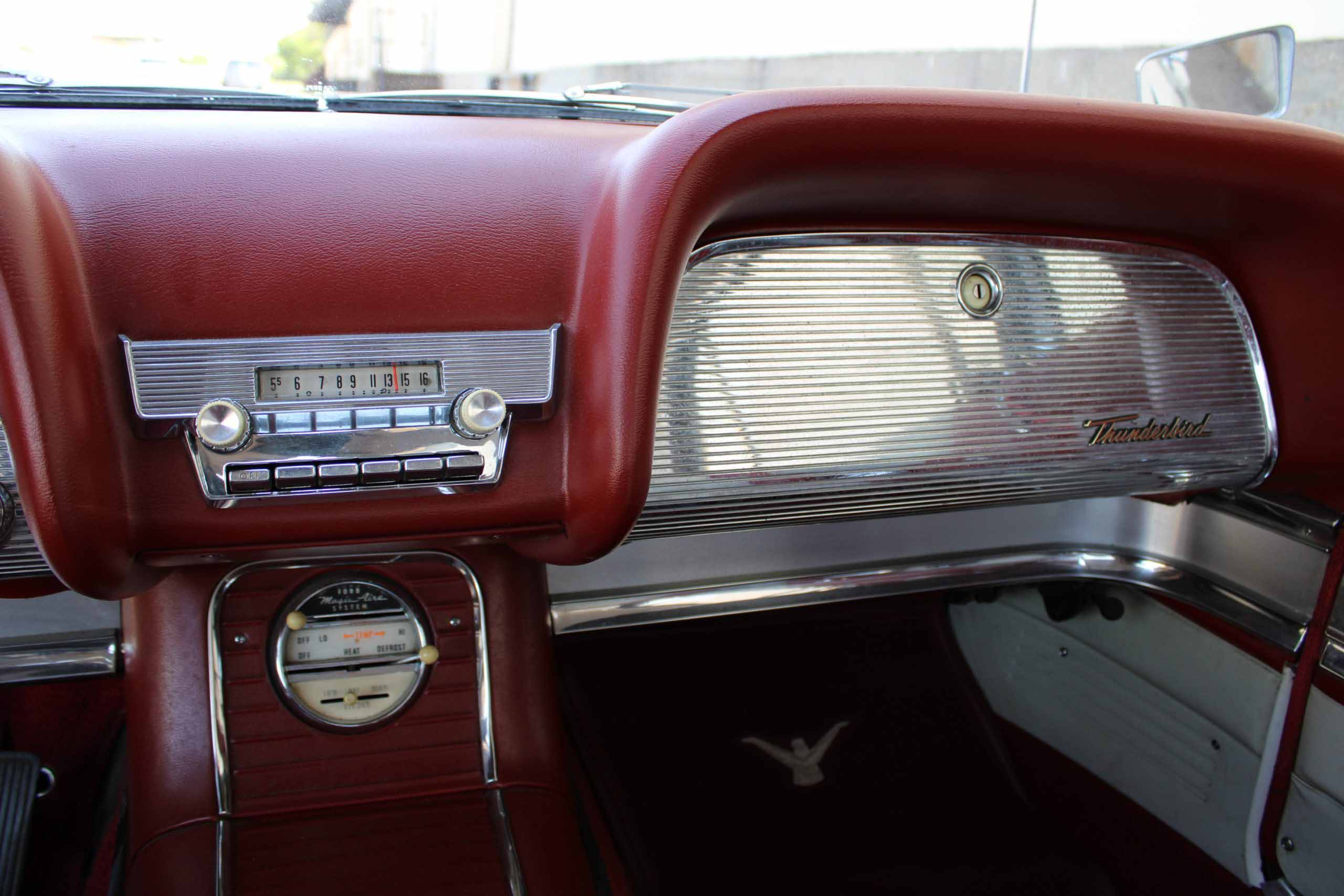 14th Image of a 1960 FORD THUNDERBIRD