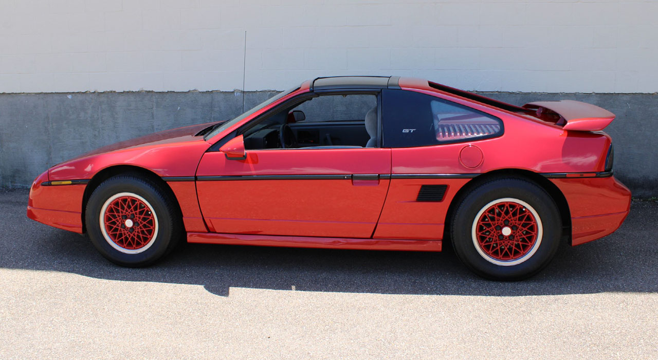 3rd Image of a 1988 PONTIAC FIERO GT