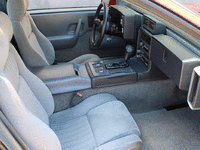 Image 16 of 32 of a 1988 PONTIAC FIERO GT