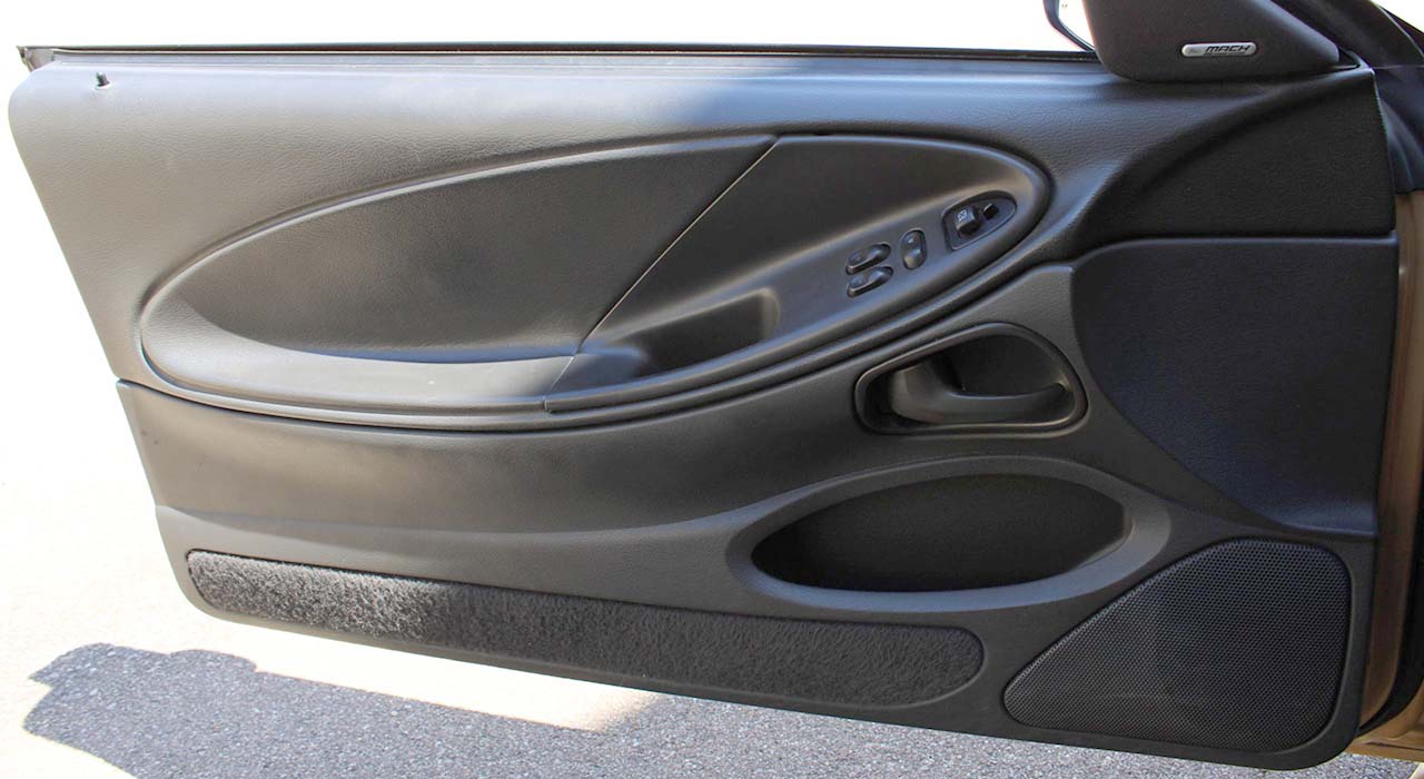 7th Image of a 2000 FORD MUSTANG GT SALEEN