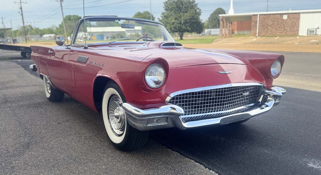 1st Image of a 1957 FORD THUNDERBIRD