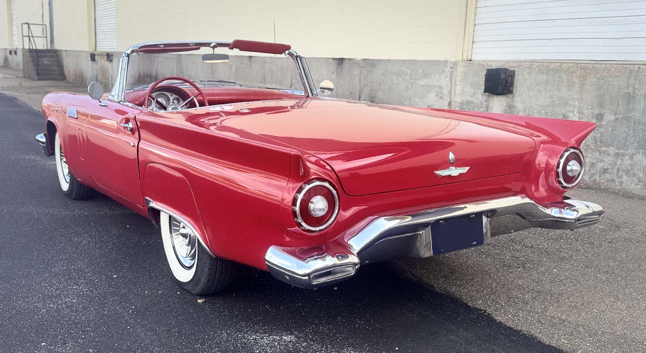 2nd Image of a 1957 FORD THUNDERBIRD