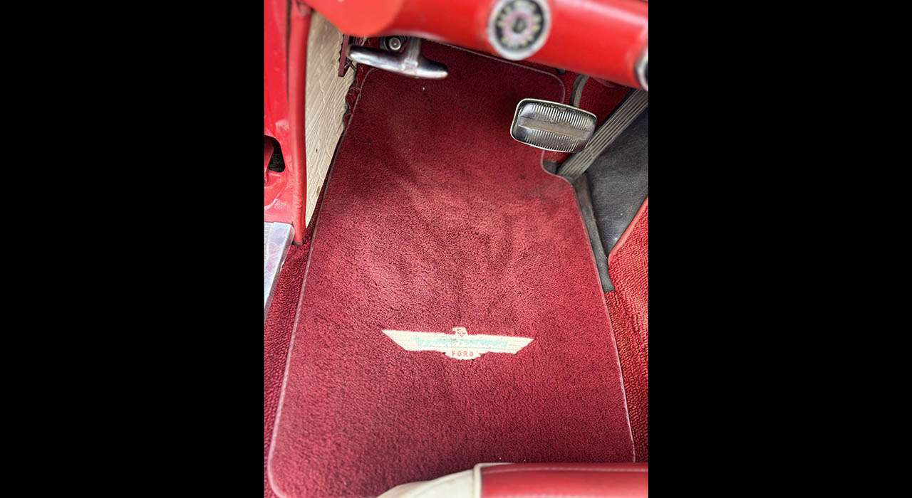 23rd Image of a 1957 FORD THUNDERBIRD