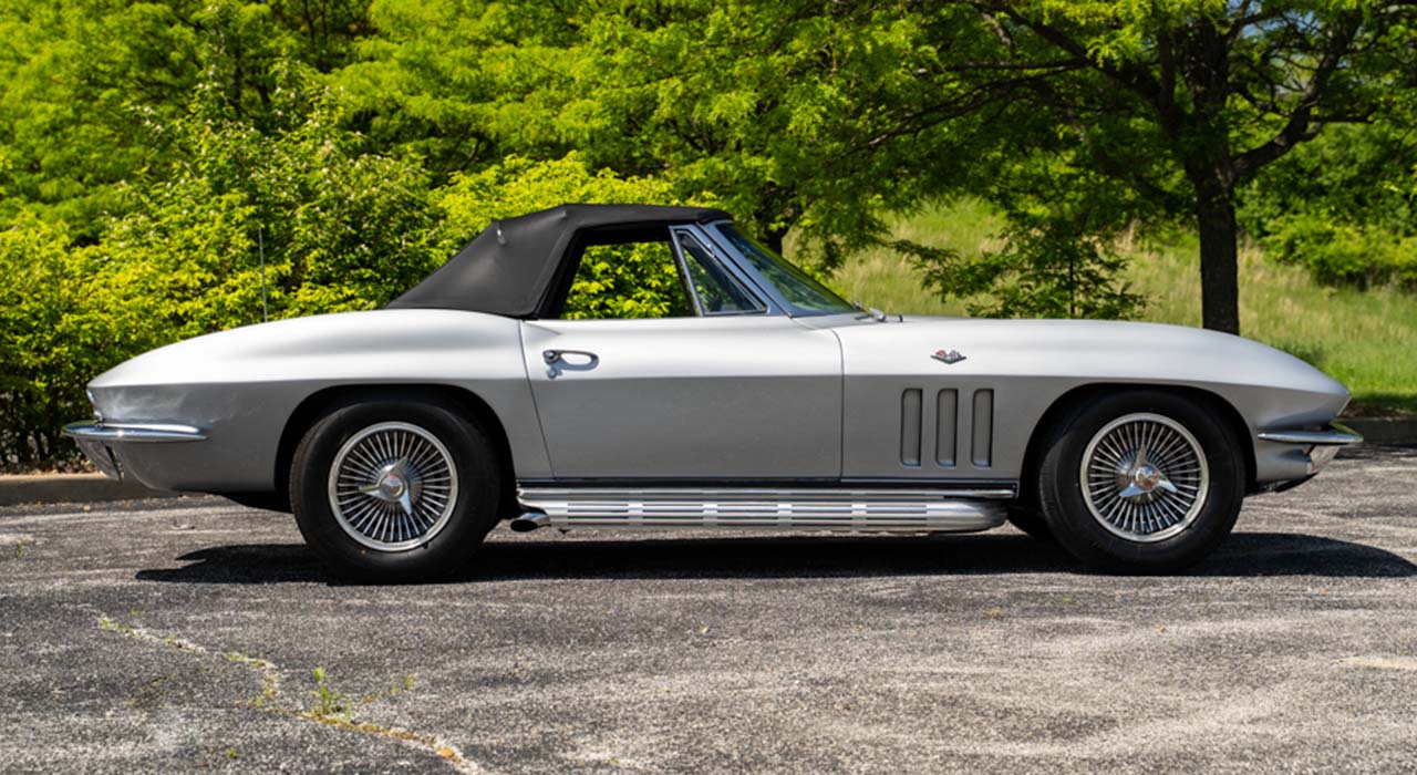 3rd Image of a 1966 CHEVROLET CORVETTE