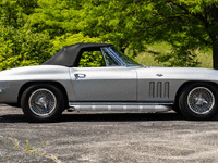 Image 4 of 15 of a 1966 CHEVROLET CORVETTE
