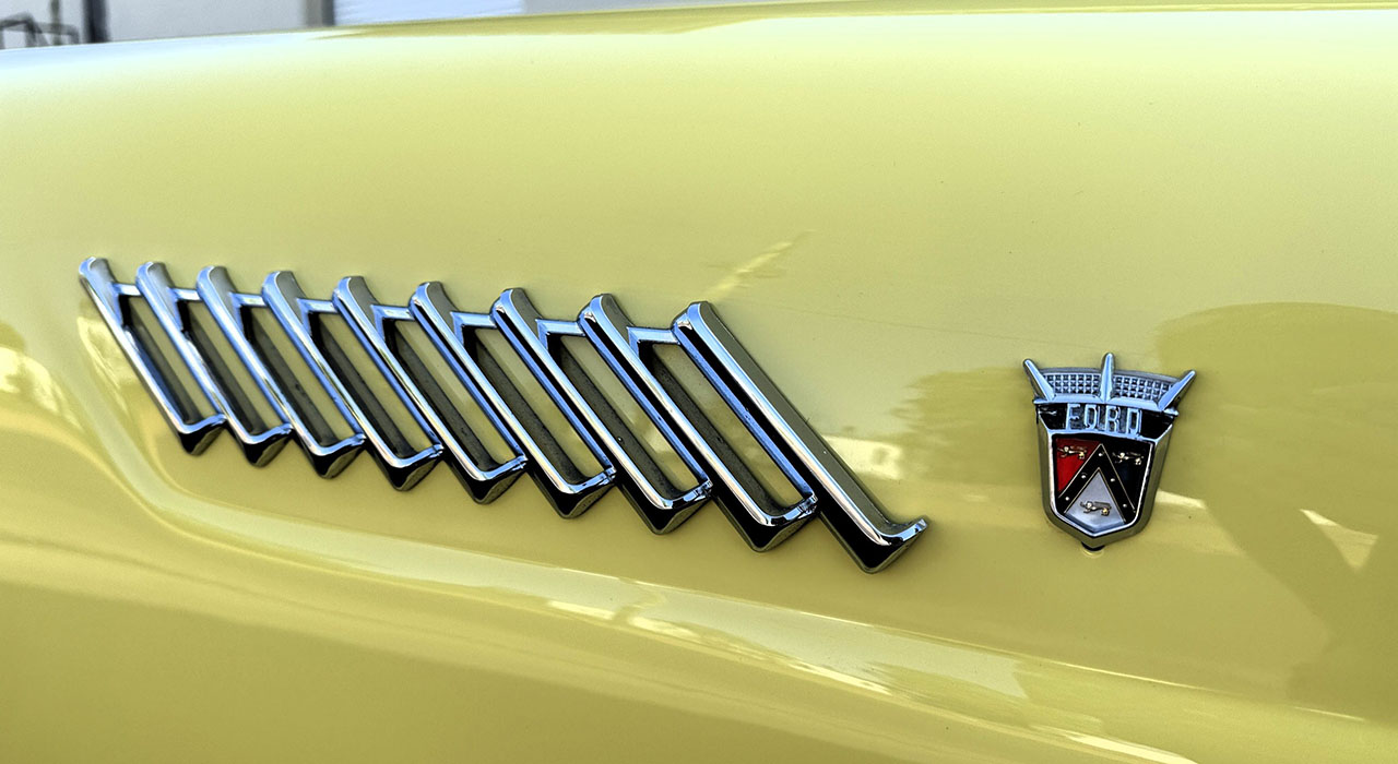 15th Image of a 1956 FORD THUNDERBIRD