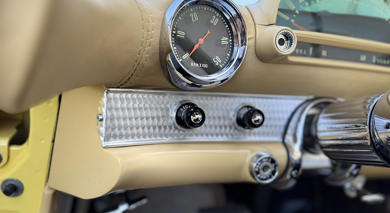 23rd Image of a 1956 FORD THUNDERBIRD