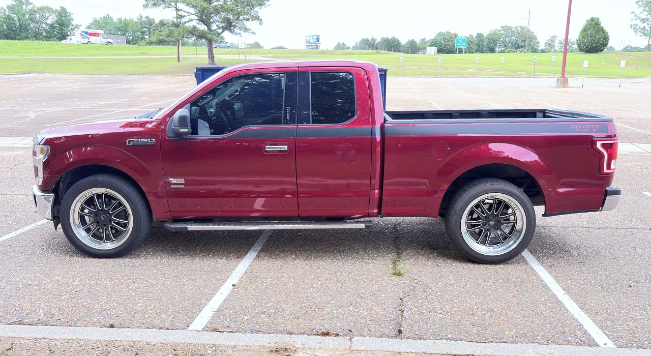 1st Image of a 2016 FORD F150 XLT