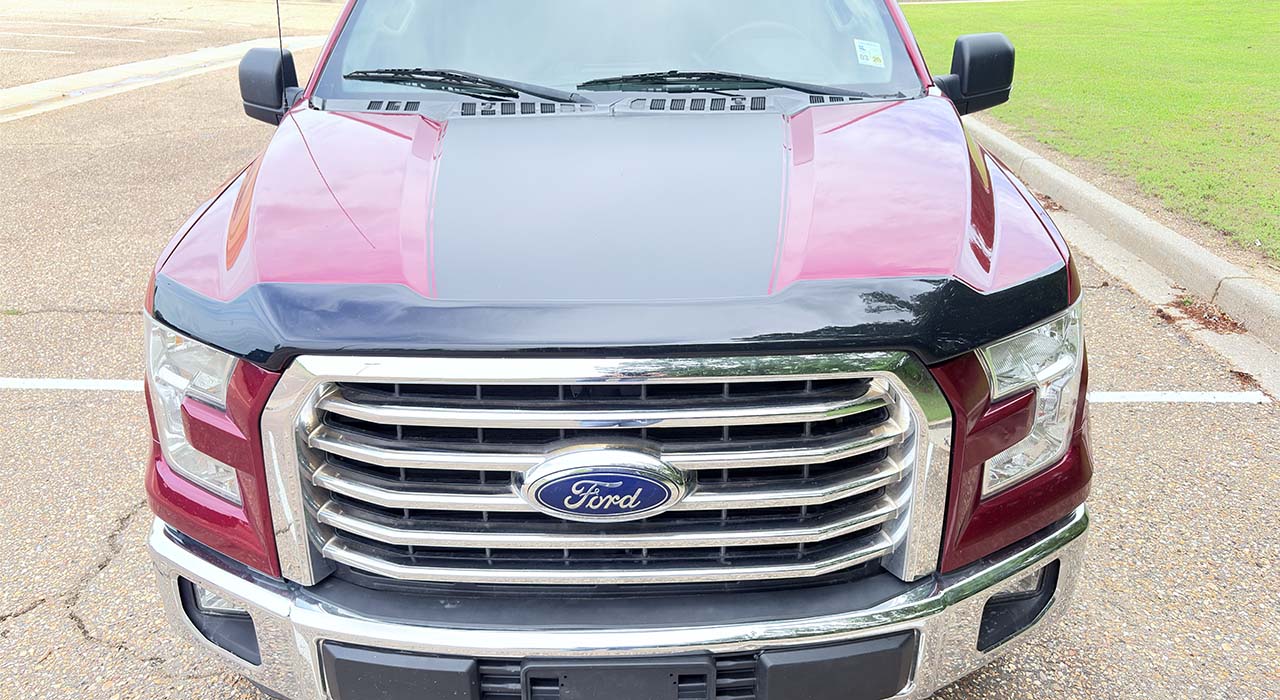 2nd Image of a 2016 FORD F150 XLT