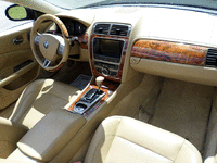 Image 16 of 22 of a 2007 JAGUAR XK