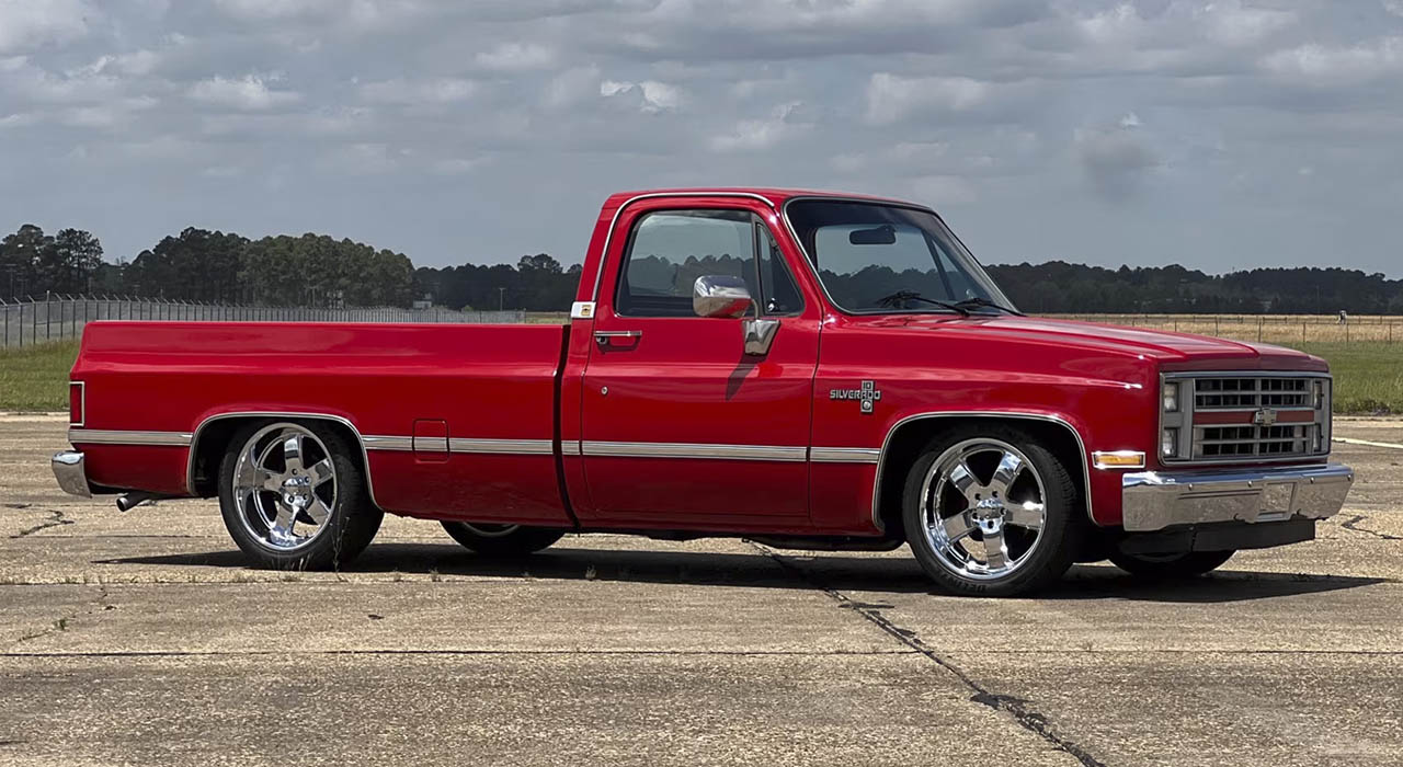 1st Image of a 1986 CHEVROLET C10