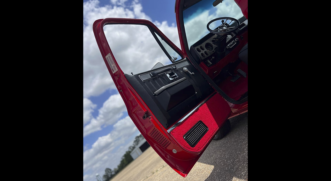 12th Image of a 1986 CHEVROLET C10