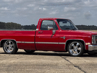Image 2 of 22 of a 1986 CHEVROLET C10