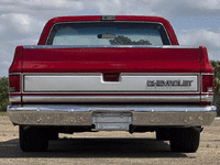 Image 12 of 22 of a 1986 CHEVROLET C10