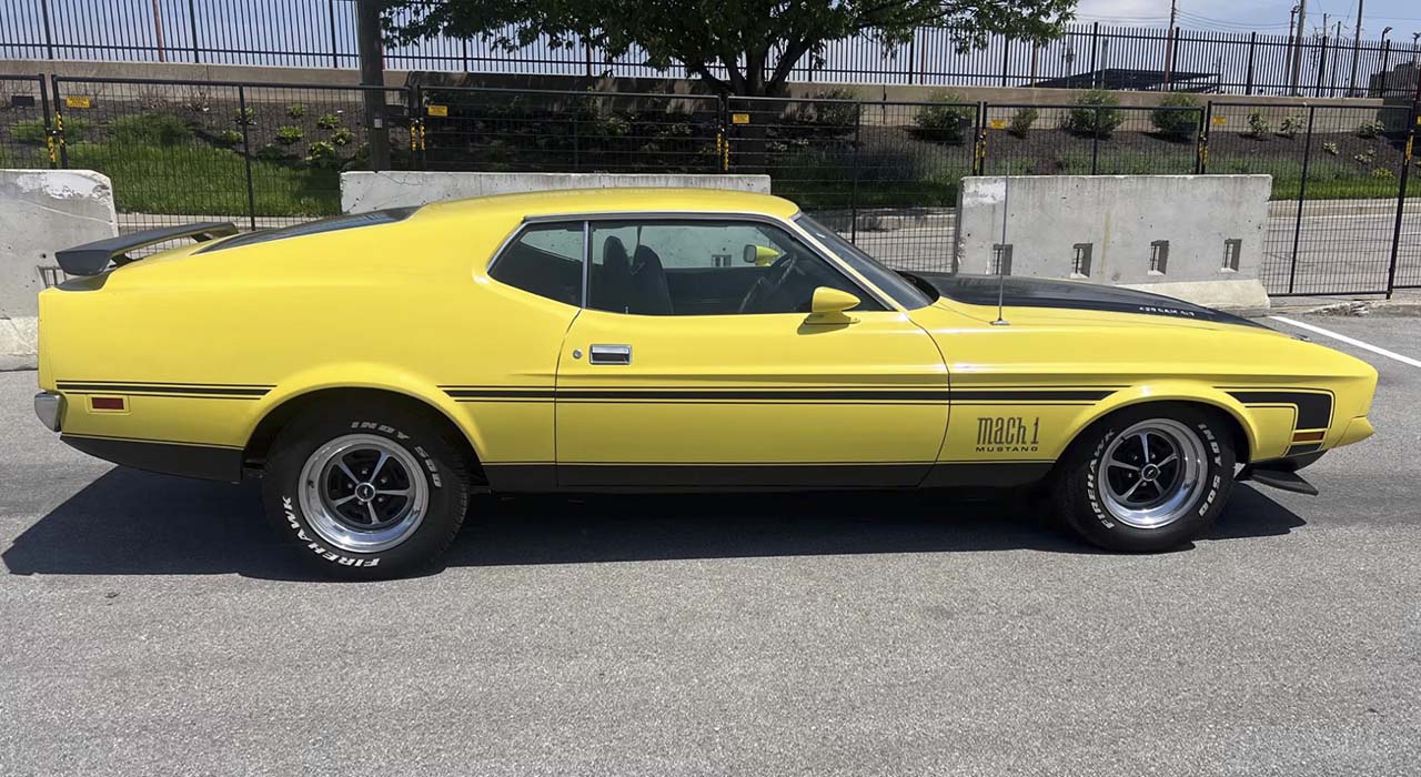 2nd Image of a 1971 FORD MUSTANG MACH 1 FASTBACK