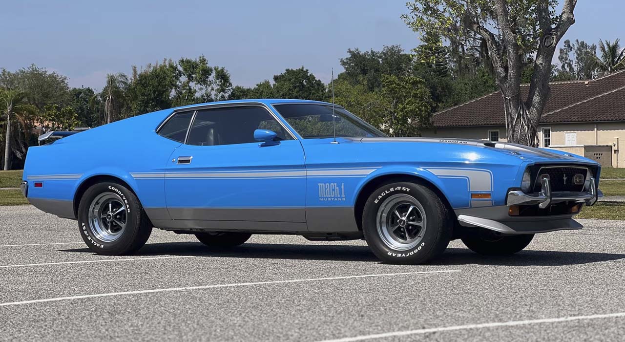 3rd Image of a 1971 FORD MUSTANG MACH 1 FASTBACK