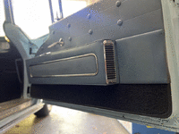 Image 16 of 24 of a 1958 LINCOLN CONTINENTAL MARK III