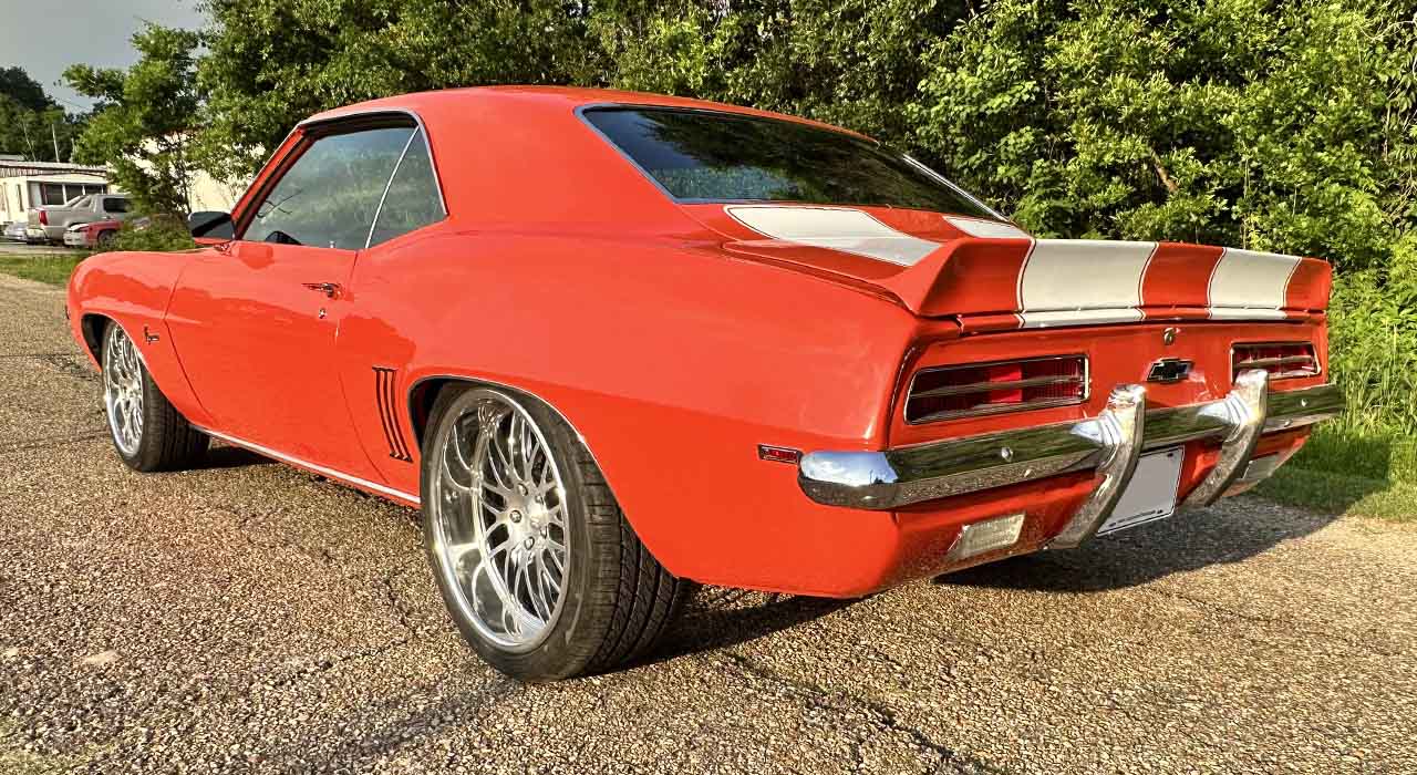 2nd Image of a 1969 CHEVROLET CAMARO RS
