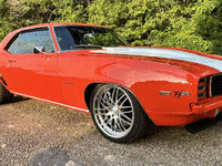 Image 2 of 18 of a 1969 CHEVROLET CAMARO RS
