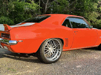 Image 4 of 18 of a 1969 CHEVROLET CAMARO RS