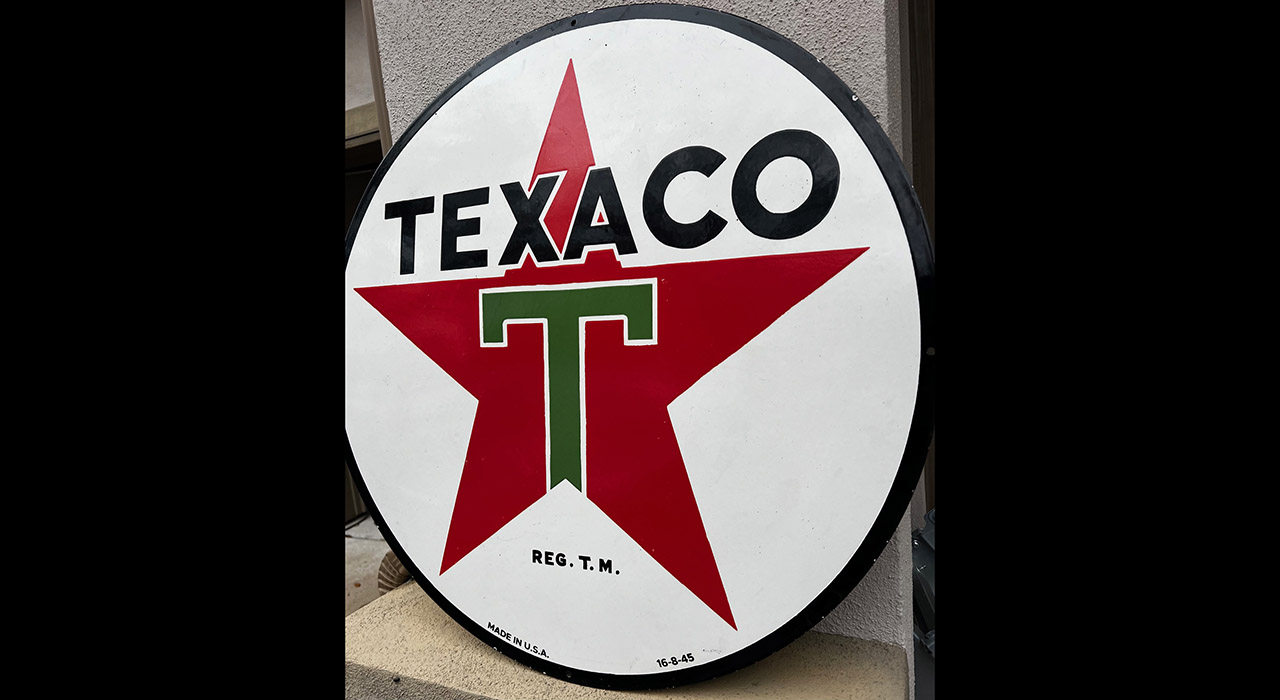 2nd Image of a 1940 TEXACO STAR SERVICE STATION