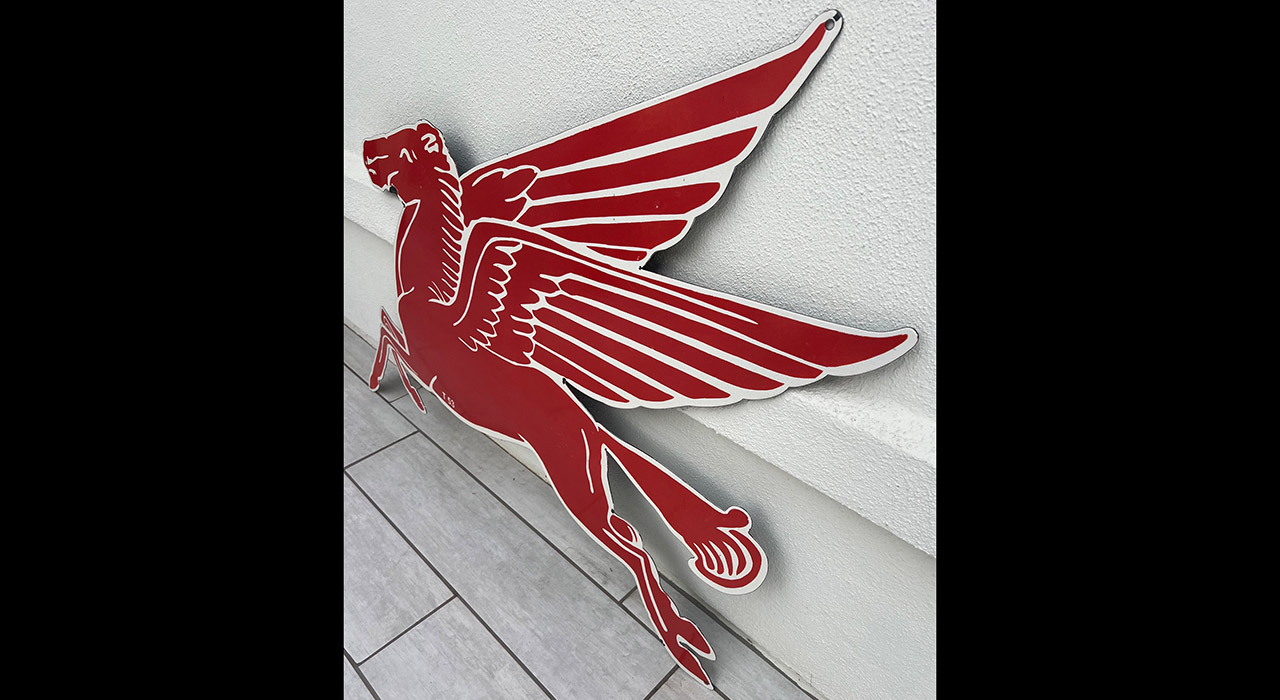 2nd Image of a N/A MOBIL PEGASUS PORCELAIN