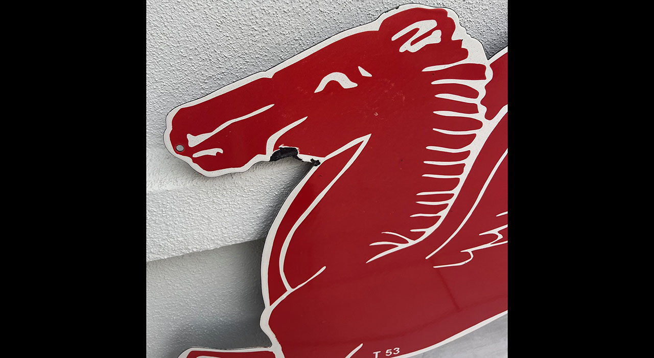 4th Image of a N/A MOBIL PEGASUS PORCELAIN