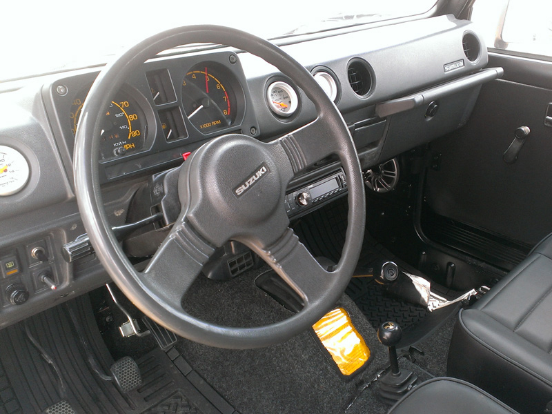 3rd Image of a 1987 SUZUKI SAMURAI