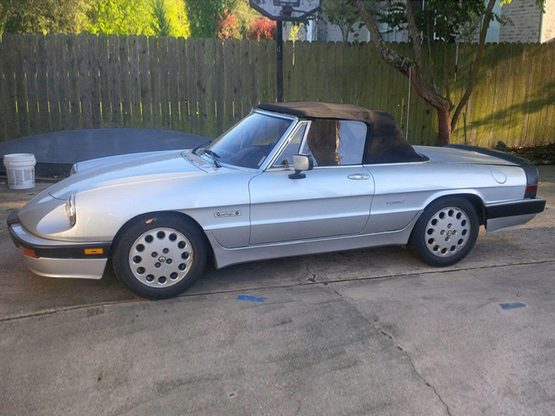 3rd Image of a 1987 ALFA ROMEO SPIDER QUADRIFOGLIO