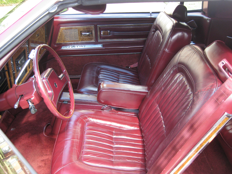 3rd Image of a 1984 BUICK RIVIERA