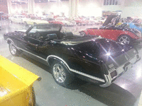 Image 2 of 4 of a 1971 OLDSMOBILE CUTLASS