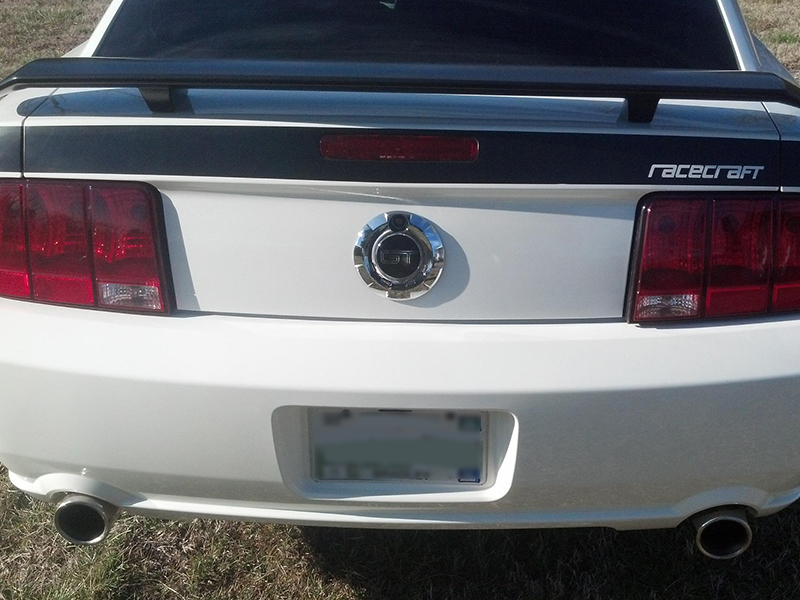 2nd Image of a 2008 FORD MUSTANG GT