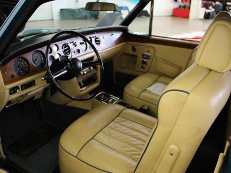 2nd Image of a 1972 ROLLS ROYCE CORNICHE