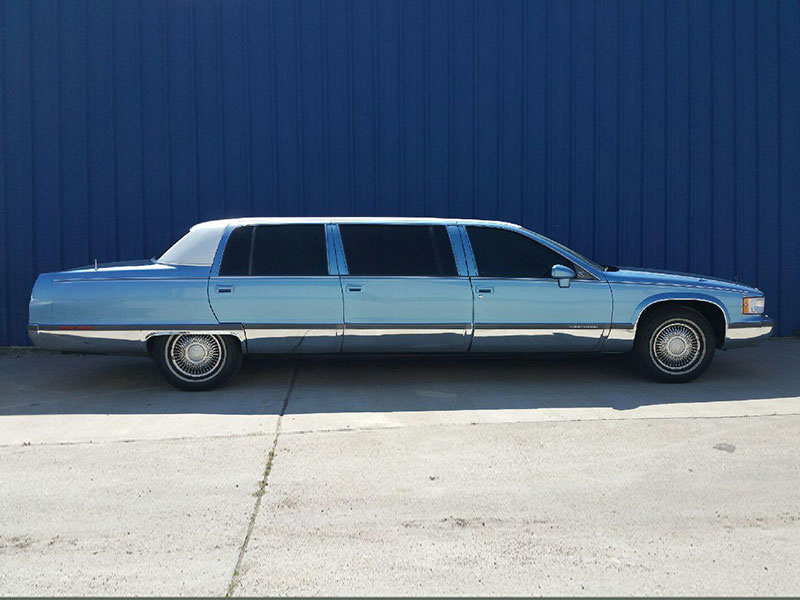 3rd Image of a 1994 CADILLAC FLEETWOOD