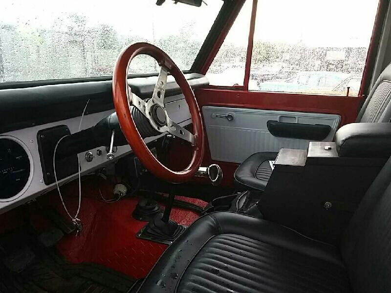2nd Image of a 1971 FORD BRONCO