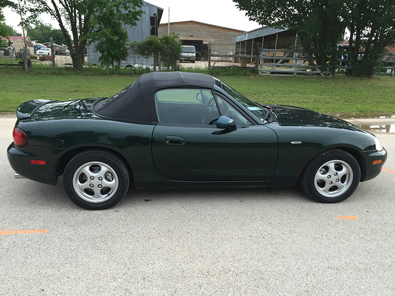 2nd Image of a 1999 MAZDA MIATA