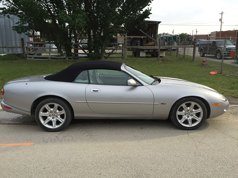 2nd Image of a 2000 JAGUAR XK8 XK